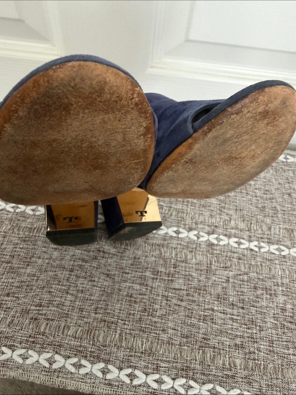 Women’s Navy Suede Open-Toe Block Heel Mules size 7.5 fit more like a 6.5